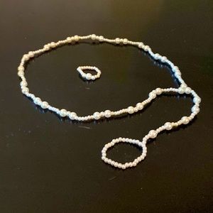 13” ankle, foot & toe pearly stretch jewelry. Very cute and great for summer!